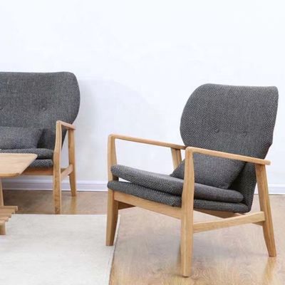 Melhore a sua experiência de parque com esta poltrona de apoio de braço de madeira de design moderno