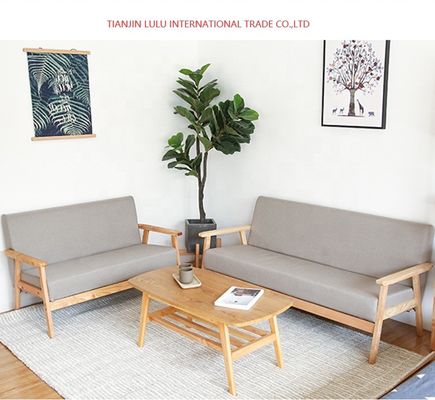 Sofá de madeira para sala de estar estilo seccional e aceitação OEM incluído no design