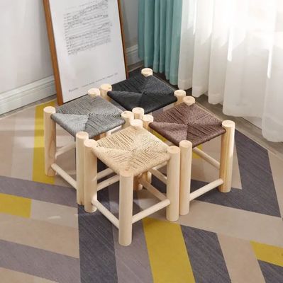 Adicione um toque de elegância à sua sala de estar e sala de jantar com o moderno banquinho de madeira sólida nórdica