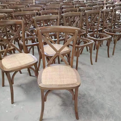 Profissionais empilhável X Back Rattan cadeira de jantar acento francês cadeira de madeira para festa de casamento evento em cores personalizadas