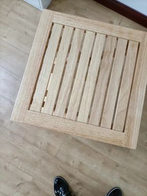 Moderno Design Pequeno Jardim dobrável Mesa de madeira de borracha para pátio Café ao ar livre Bebidas Embalagem de correio Estilo moderno