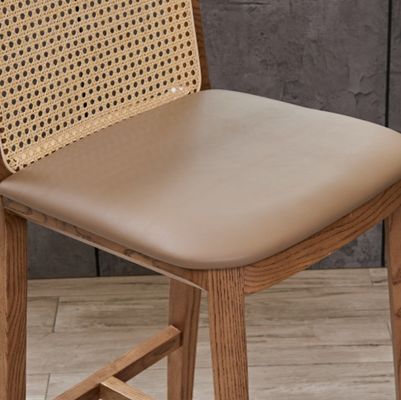 PU/Fabric Esfonge Seat Nordic Tapete Bar Stool Cadeira de madeira Cadeira de Rattan para Bar Moderno