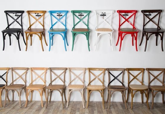Modern Style D50*W42*H89CM Solid Wood X Cross Back Chair com almofada de Rattan para recepção de casamento ao ar livre