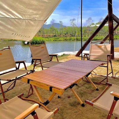 Mobiliário de sala de jantar de madeira natural Moderno Desenhos Plexável Conjunto de mesas e cadeiras de fazenda sólida para eventos especiais