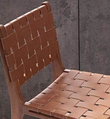 Cadeiras de bar de Bistro Nórdico com cadeiras de seda de couro tecido