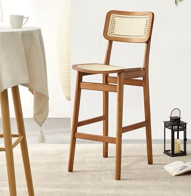 Moderno Customized Hotel Sala de Jantar Mobiliário de Rattan Madeira Sólida cadeira de bar traseira alta para uma experiência culinária sofisticada