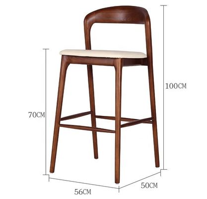 Cadeira de bar de madeira maciça com acabamento