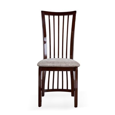 Mobiliário da sala de jantar Cadeiras de costas altas com estrutura de madeira e estofados de tecido em estilo nórdico