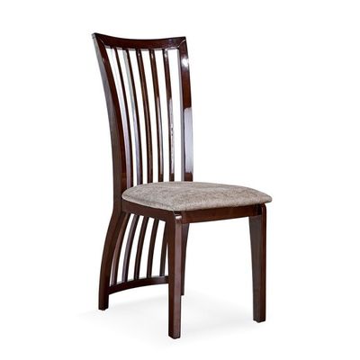 Mobiliário da sala de jantar Cadeiras de costas altas com estrutura de madeira e estofados de tecido em estilo nórdico