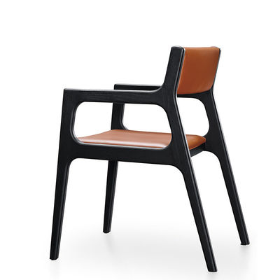 Aumente a sua experiência gastronómica com a nossa cadeira de apoio de braço de madeira de teca sólida