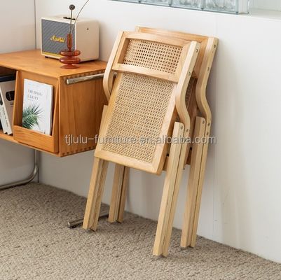 Cadeiras de sala de jantar de madeira dobrável de rotão Estilo de design moderno para mobiliário de sala de jantar e construção de madeira maciça