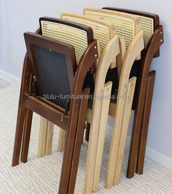 Cadeiras de sala de jantar de madeira dobrável de rotão Estilo de design moderno para mobiliário de sala de jantar e construção de madeira maciça