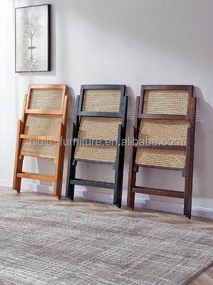 Embalagem de correio Cadeira de jantar dobrável de rotão de madeira maciça para decoração de restaurantes nórdicos