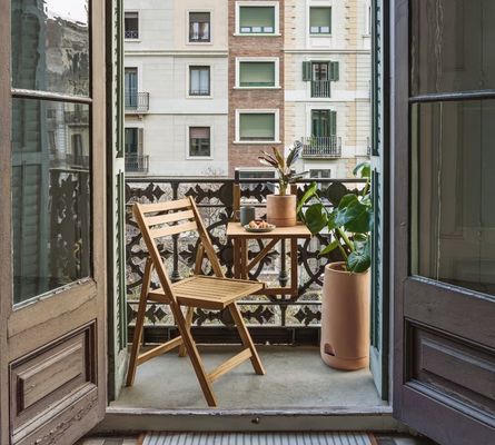 Cadeira de madeira dobrável resistente para hotel e restaurante de design nórdico