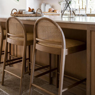Mobiliário de refeição moderno Cadeira de bar de couro PU de madeira maciça para mobiliário de restaurante