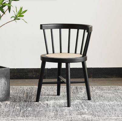 Cadeira de jantar de madeira maciça Nordic Good Design Mobiliário antigo de restaurante com estilo contemporâneo em 55cm*40cm*74cm