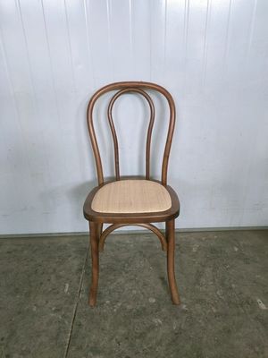 Cadeira de madeira empilhável com limite de peso de 100 kg Mobiliário moderno Restaurante Cadeiras de jantar empilhadas de rotão natural