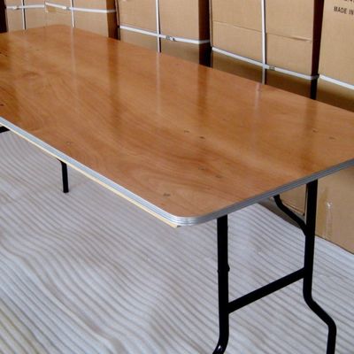 Banquete de madeira maciça rectangular ao ar livre Casamento Hotel Mesas de jantar dobráveis em design moderno para casamentos e hotéis