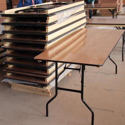 Banquete de madeira maciça rectangular ao ar livre Casamento Hotel Mesas de jantar dobráveis em design moderno para casamentos e hotéis