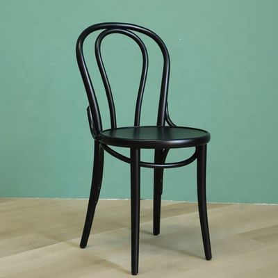 Taxa personalizada Cadeiras de jantar em madeira de madeira empilhável em estilo Thonet francês de meados do século para restaurantes