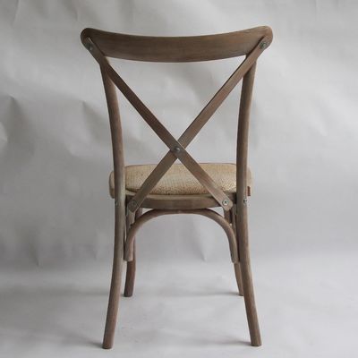 Desenhos personalizados Nórdico Moderno Rattan Cross Back Empilhável Banquete de Madeira Sólida Casamento Cadeira de Madeira Serviço OEM Aceito