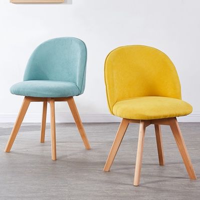 Cadeira de sala de jantar de estilo nórdico moderno com pernas de madeira e assento estofado