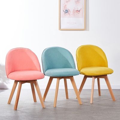 Cadeira de sala de jantar de estilo nórdico moderno com pernas de madeira e assento estofado