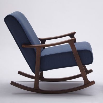 Prática cadeira de balanço de madeira de esponja de alta densidade para sala de estar estilo europeu