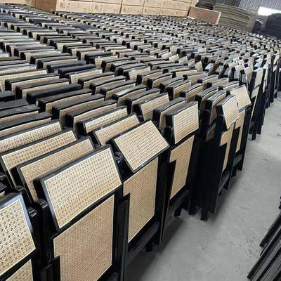Mobiliário de mesa de madeira Cadeiras dobráveis duráveis para restaurantes e eventos