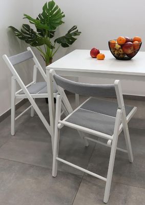 Melhores cadeiras dobráveis de madeira de 2023 para uso em eventos de hotéis