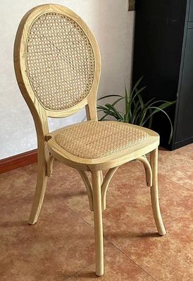 Mobiliário de casa geral Estilo Vintage Francês Refeição de madeira Rattan natural Casamento Solid Wood cadeira empilhável para banquete