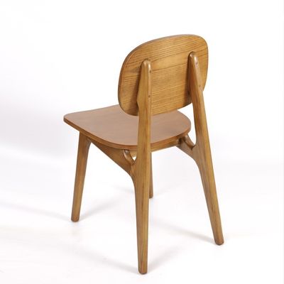 Cadeira de restaurante nórdica de madeira de borracha Cadeiras de madeira requintadas para sala de jantar moderna