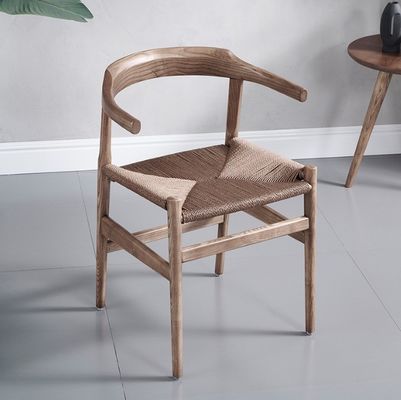 Cadeira de jantar de madeira moderna com design Wishbone e assento de corda antigo