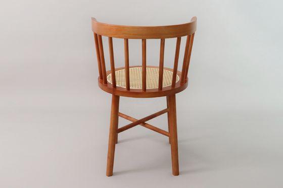 Cores personalizadas Desenhos do cliente Aceitável Cadeira de rotão moderna nórdica Móveis de madeira