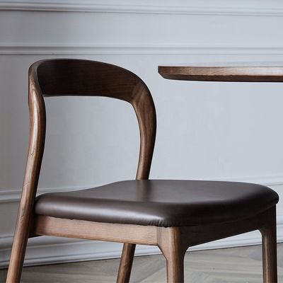 Quadrilha de cozinha de couro empilhável de madeira maciça com design curvo