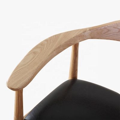 Cadeira de jantar de madeira maciça com traseiro redondo baixo em estilo moderno para refeições de luxo