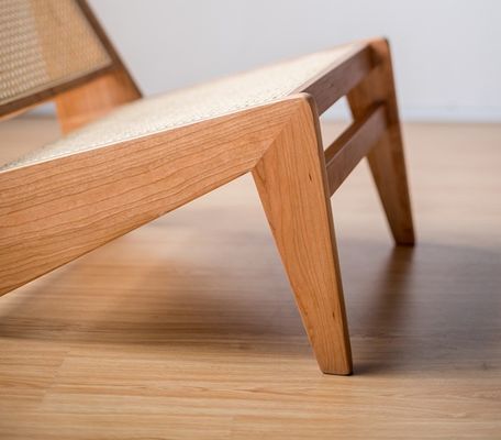 Design contemporâneo Móveis de casa Cadeira de rotão tecida Cadeira de madeira maciça para espaços de lazer Estilo contemporâneo