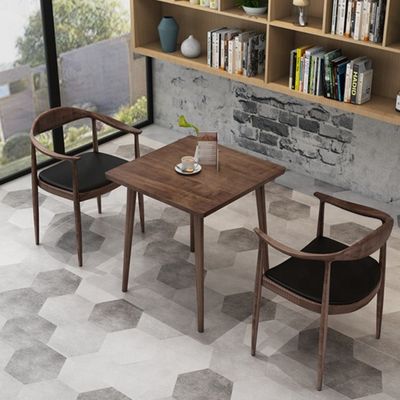 Cor personalizada Sala de jantar de madeira maciça Quadrada Mesa de café moderna Luz luxuosa Mesa quadrada pequena