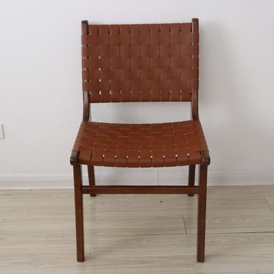 Logotipo personalizado Cadeiras de lazer ao ar livre Mobiliário de madeira maciça Estilo de design moderno com cadeira de jantar tecida de couro PU