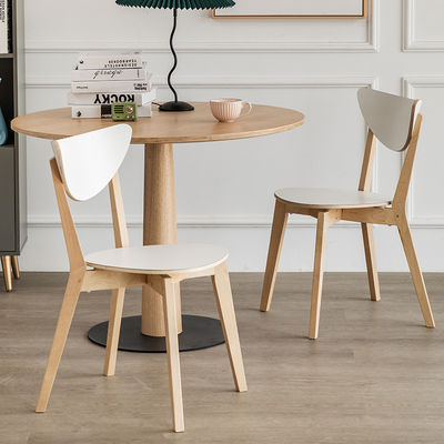 Cadeira de madeira de cores personalizadas para casa em restaurante ou casamento a preços acessíveis