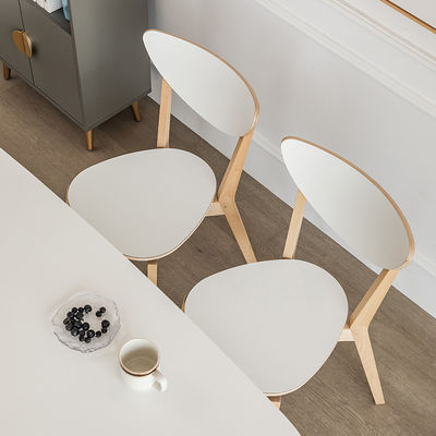 Cadeira de madeira de cores personalizadas para casa em restaurante ou casamento a preços acessíveis