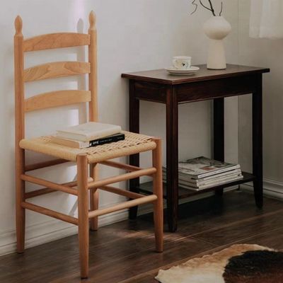 Cadeira de jantar de madeira maciça com assento de corda Uma combinação perfeita de forma e função