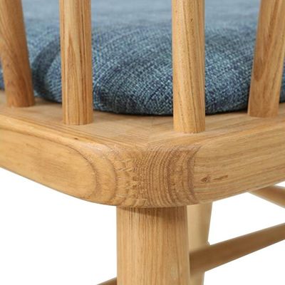 Modern Design Mobiliário de Sala de Jantar Encosto de Couraço Encosto de Braço Cadeira de Jantar de Madeira em Design Estilizado