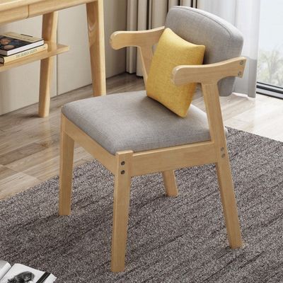 Cadeira de mesa de madeira maciça com almofada estofada e design antigo