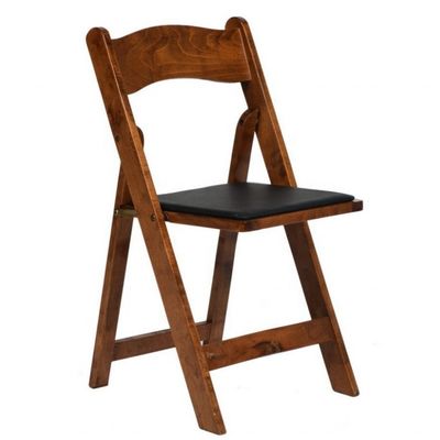 Cadeiras de madeira dobradas com almofadas elegantes e funcionais para qualquer ocasião