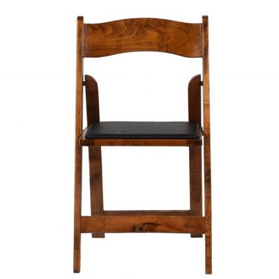 Cadeiras de madeira dobradas com almofadas elegantes e funcionais para qualquer ocasião