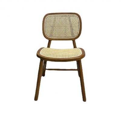 Alegre sua sala de jantar com cadeiras de moda de restaurantes nórdicos