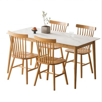 Excelente mesa de jantar retangular e combinação de cadeiras para sala de estar