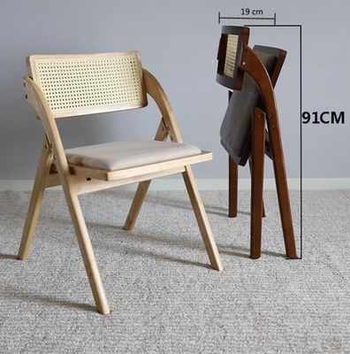 Cadeira de madeira dobrável para restaurantes Cadeiras de jantar de rotão durável de cor natural/nozes