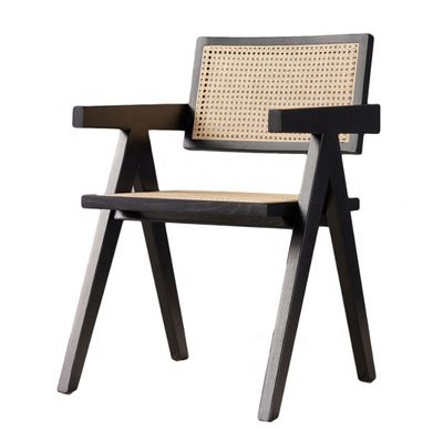 Restaurante moderno Armrest Rattan Cane Cadeira de jantar em material sólido e design moderno